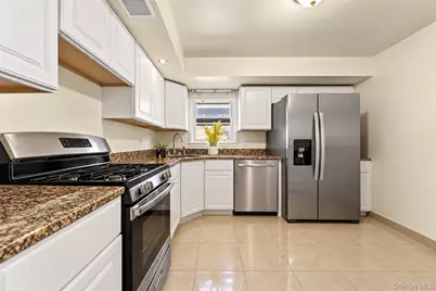 240-29 68th Avenue, Douglaston, NY 11362 - Photo 5