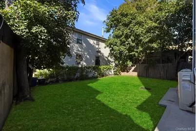 16905 104th Avenue, Jamaica, NY 11433 - Photo 17
