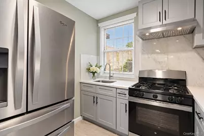 7813 Park Drive E #2A, Kew Gardens, NY 11367 - Photo 9