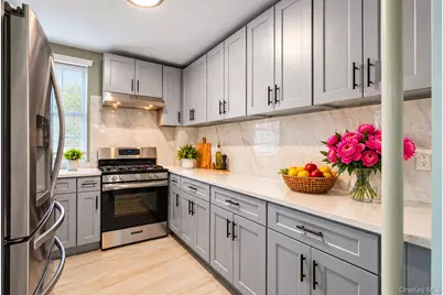 7813 Park Drive E #2A, Kew Gardens, NY 11367 - Photo 5