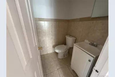 9082 180th Street, Jamaica, NY 11432 - Photo 7