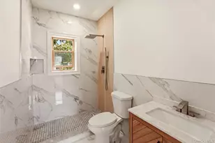 137 43rd St, Copiague, NY 11726 - Photo 5