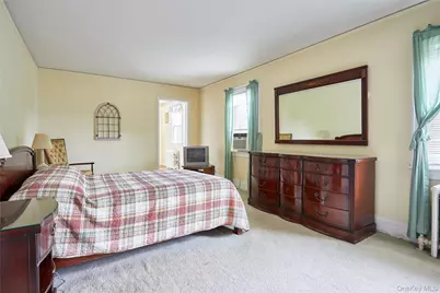 116 Oak Street, Floral Park, NY 11001 - Photo 17