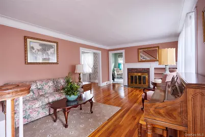 116 Oak Street, Floral Park, NY 11001 - Photo 5