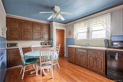116 Oak Street, Floral Park, NY 11001 - Photo 13