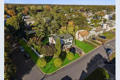 11 Elaine Drive, Sayville, NY 11782 - Photo 3