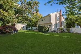 11 Elaine Dr, Sayville, NY 11782 - Photo 7
