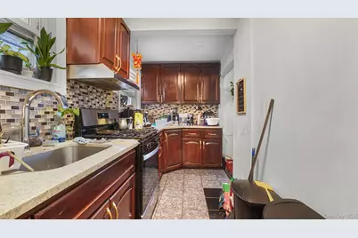 9520 127th Street, Richmond Hill, NY 11419 - Photo 11