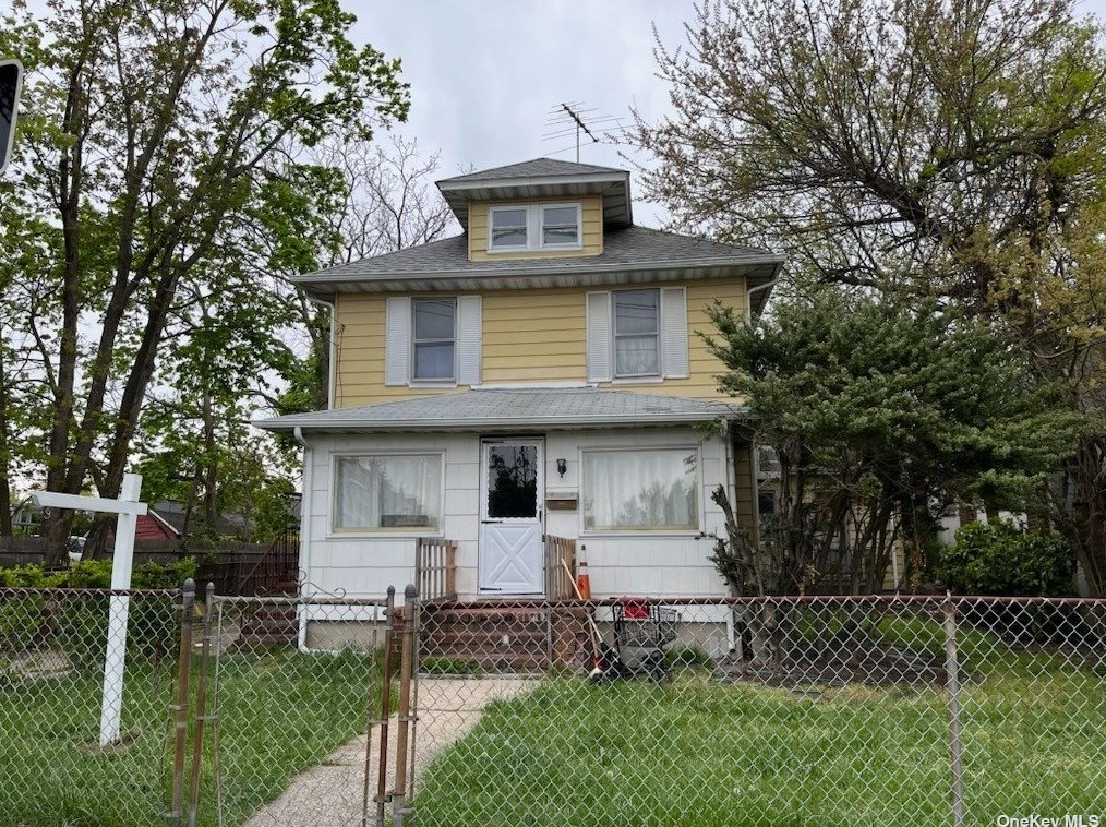 37 5th ave bay shore ny 11706 mls 3474435 coldwell banker