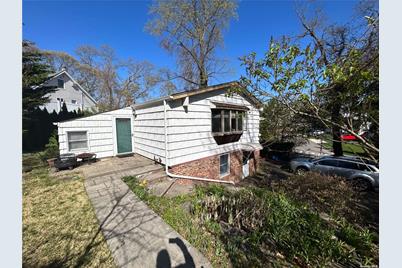 277 Melville Road - Photo 1
