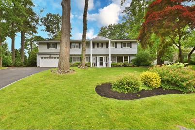 76 Hemlock Road, Manhasset, NY 11030 - Photo 1