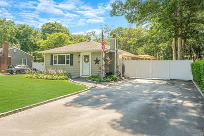 50 Robinwood Street, Mastic, NY 11950 - Photo 1