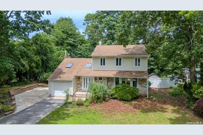 16 Peacock Lane, Commack, NY 11725 - Photo 1