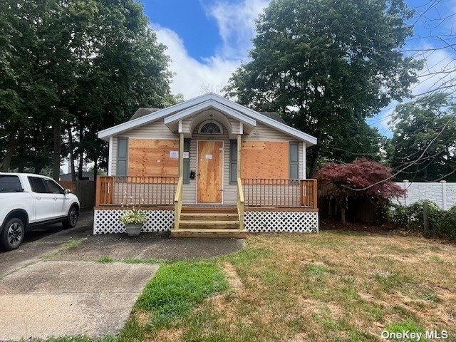 270 Islip Blvd, Islip Terrace, NY 11752 - MLS 3567219 - Coldwell Banker