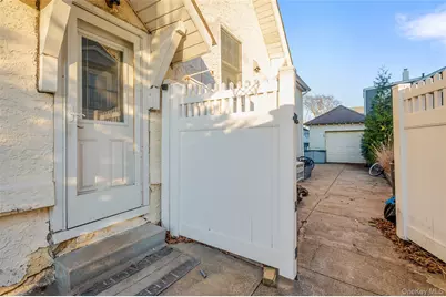 208 Franklin Boulevard, Long Beach, NY 11561 - Photo 13