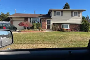 305 W 20th St, Deer Park, NY 11729 - Photo 21