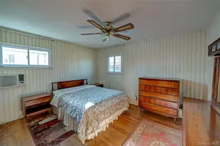 305 W 20th St, Deer Park, NY 11729 - Photo 9