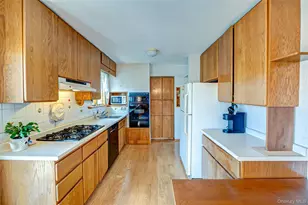 305 W 20th St, Deer Park, NY 11729 - Photo 5