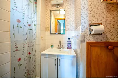 305 West 20th Street, Deer Park, NY 11729 - Photo 15