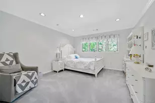 45 Bristol Dr, Manhasset, NY 11030 - Photo 25