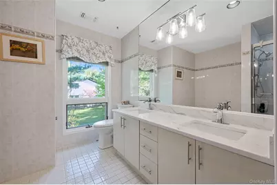 45 Bristol Drive, Manhasset, NY 11030 - Photo 27