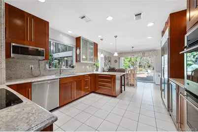 45 Bristol Drive, Manhasset, NY 11030 - Photo 11