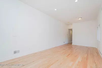 416 Alter Avenue, New York, NY 10305 - Photo 7
