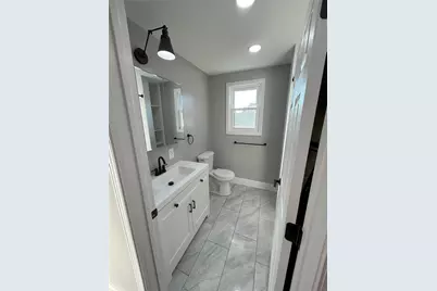 224 E Roslyn Street E, Islip Terrace, NY 11752 - Photo 37