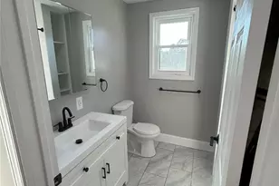 224 E Roslyn Street E, Islip Terrace, NY 11752 - Photo 37