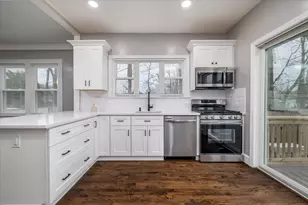 224 E Roslyn Street E, Islip Terrace, NY 11752 - Photo 9