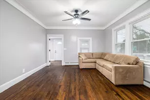 224 E Roslyn Street E, Islip Terrace, NY 11752 - Photo 5