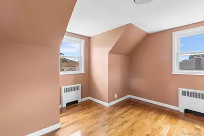 40 Carnegie Avenue, Elmont, NY 11003 - Photo 21