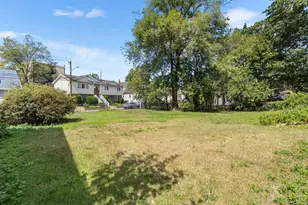 40 Carnegie Ave, Elmont, NY 11003 - Photo 31