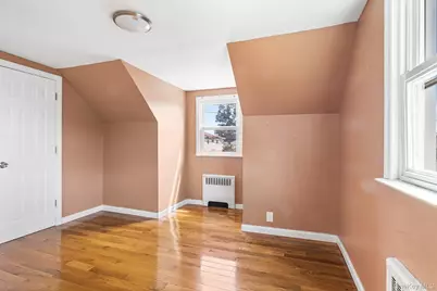 40 Carnegie Avenue, Elmont, NY 11003 - Photo 23