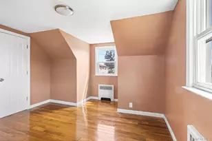 40 Carnegie Ave, Elmont, NY 11003 - Photo 23