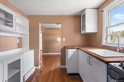 40 Carnegie Avenue, Elmont, NY 11003 - Photo 17