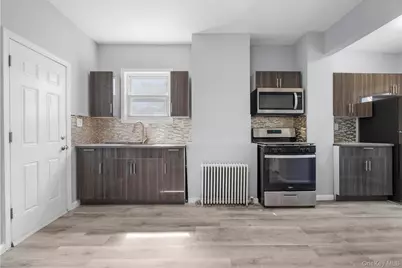 155 Voss Avenue, Yonkers, NY 10703 - Photo 7