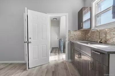 155 Voss Avenue, Yonkers, NY 10703 - Photo 9