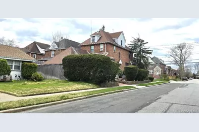 169 Bixley Heath, Lynbrook, NY 11563 - Photo 5