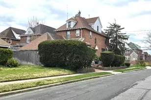 169 Bixley Heath, Lynbrook, NY 11563 - Photo 5