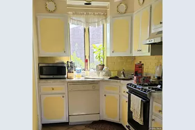169 Bixley Heath, Lynbrook, NY 11563 - Photo 9