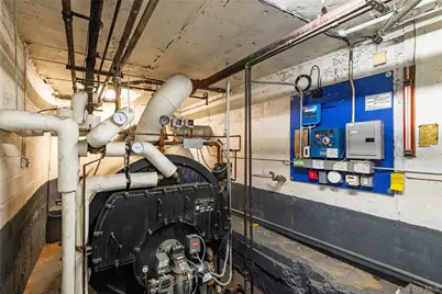 133-01 Booth Memorial Ave, Flushing, NY 11355 - Photo 21