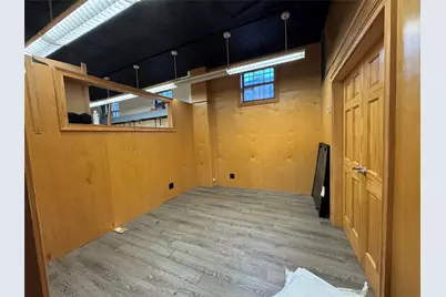 81-01 Furmanville Avenue, Middle Village, NY 11379 - Photo 15