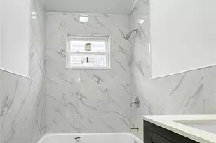 109-49 155th St, Jamaica, NY 11433 - Photo 9