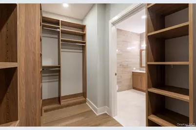 100 Garvies Point Road #1014, Glen Cove, NY 11542 - Photo 9