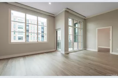 100 Garvies Point Road #1014, Glen Cove, NY 11542 - Photo 5