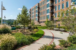 100 Garvies Point Rd, Glen Cove, NY 11542 - Photo 15