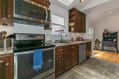 7 Suffolk Road, Hampton Bays, NY 11946 - Photo 9