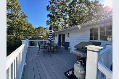 44 Eisenhower Drive, East Quogue, NY 11942 - Photo 19