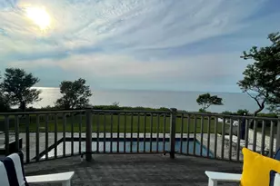 580 Lloyds Ln, Mattituck, NY 11952 - Photo 3